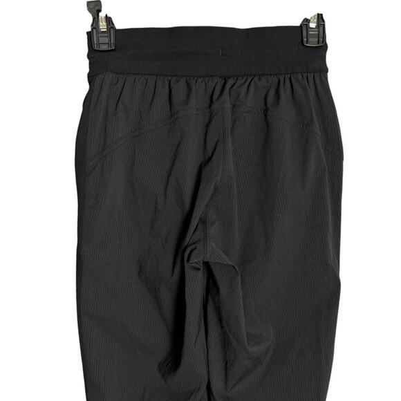 Lululemon Beyond the Studio Jogger SIZE 2 Black Swift Woven Light Stretch Pants - Picture 15 of 16
